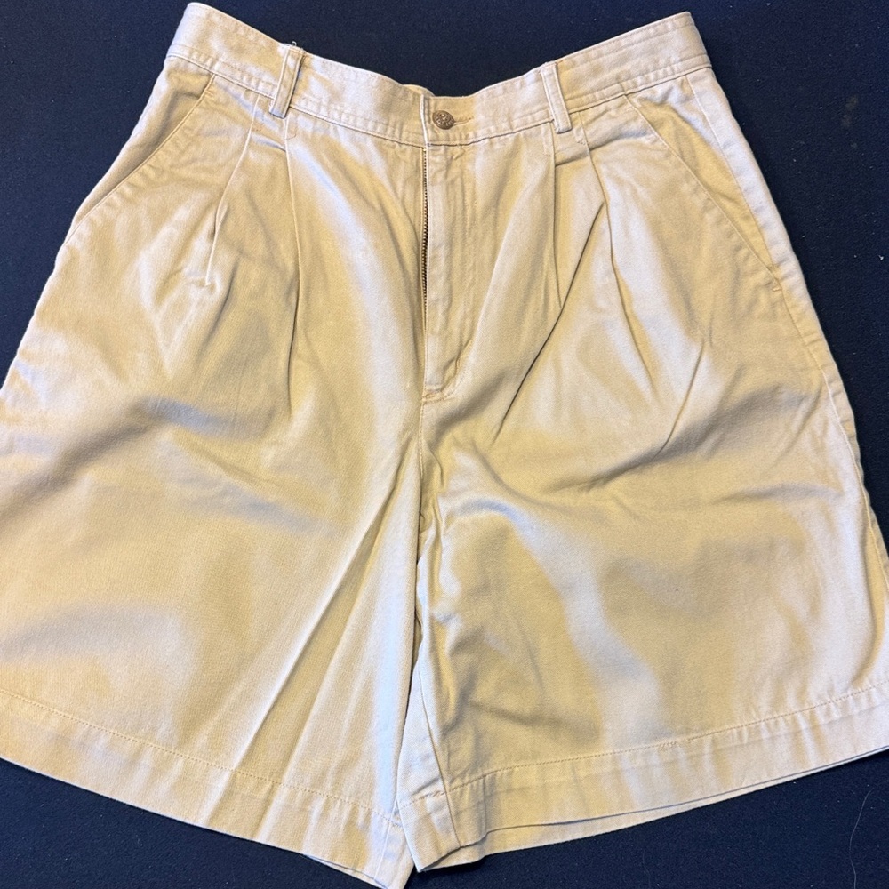Liz Claiborne Classic Beige Women's Bermuda Shorts / DG85